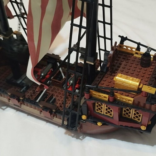 LEGO 6243 Pirates Brickbeard’s Bounty set, missing one figure and shark