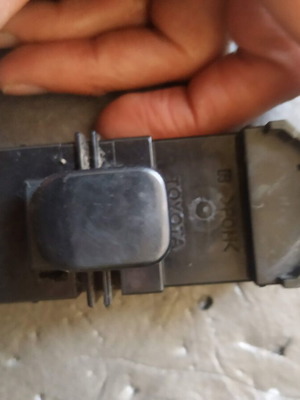 Rear Window Button for Lexus IS200 IS300 used, EP2-624-30-P