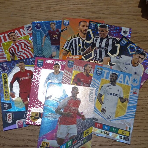 Football cards like new, pack of 10 assorted