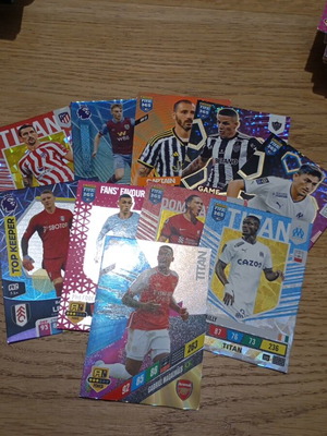 Football cards like new, pack of 10 assorted