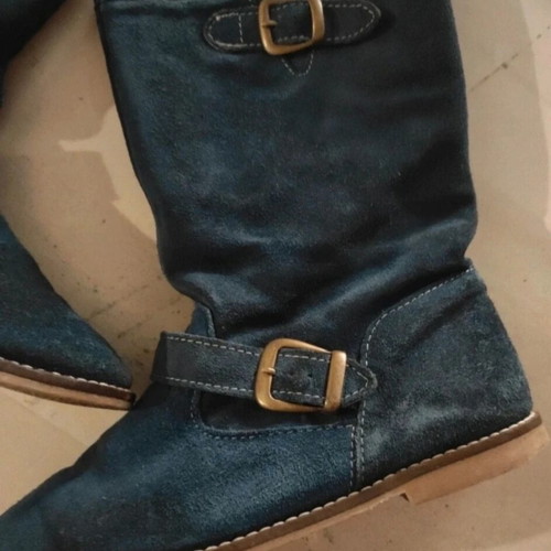 Suede leather boots like new, blue with gold buckles