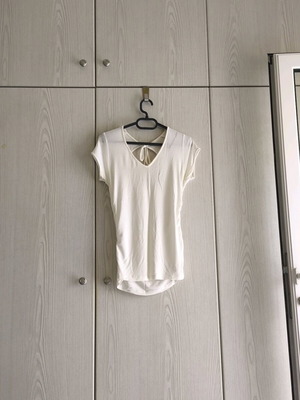 Blouse with back opening like new, size M, white