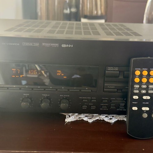 Yamaha RX-V393 RDS Audio Video Receiver like new with remote control