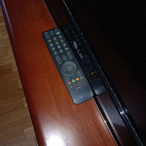 LG TV 42' used