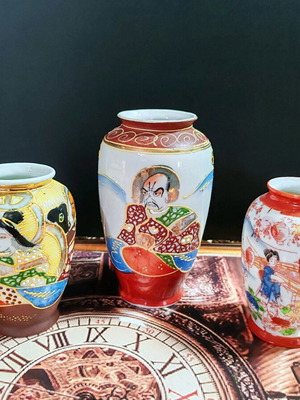 Vintage Japanese vases set of 3 used