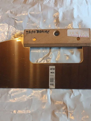 Inox Σπάτουλα ταπετσαρίας 33cm βαρέως τύπου πάχος 2,8 mm με δώρο κατσαβίδι