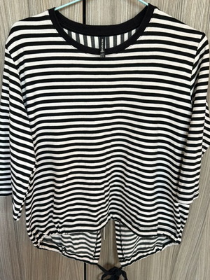 Stradivarius blouse like new, size M, black and white