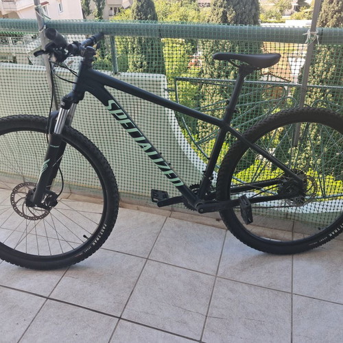 Specialized Rockhopper 29" mountain bike like new, size L, black