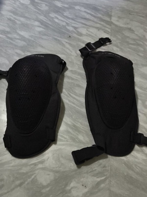 Vester knee pads, new