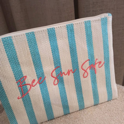 Straw toiletry bag new, white and turquoise, size 26×20.5 cm
