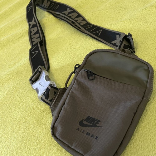 Nike Air Max Crossbody Bag like new, khaki