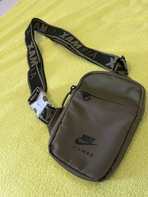 Nike Air Max Crossbody Bag like new, khaki