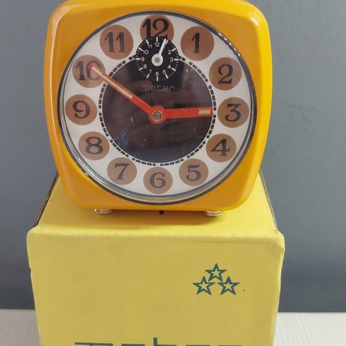 Peter vintage metal alarm clock mustard color new in box 60s