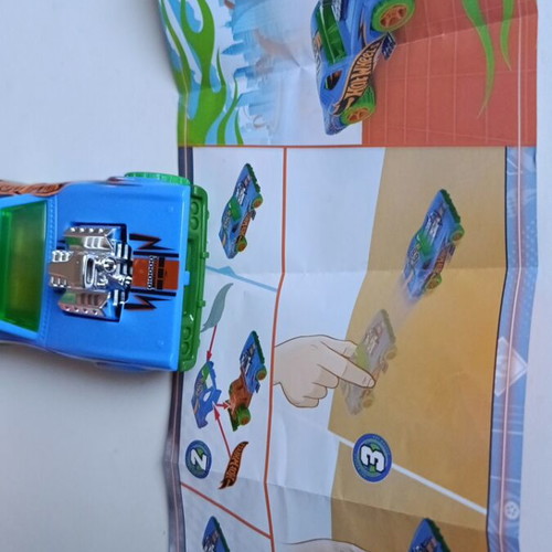 Hot Wheels toy car from Kindermaxi Surprise like new
