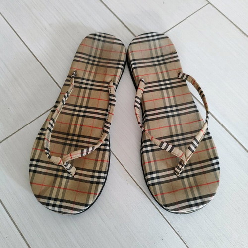 Flip flops like new, size 38, multicolor plaid