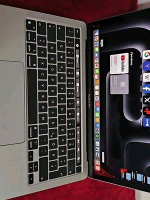 Apple MacBook Pro 13.3" 2022 model with M2 chip like new