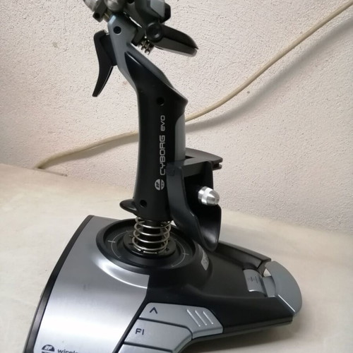 Cyborg EVO Wireless stick like new - Saitek
