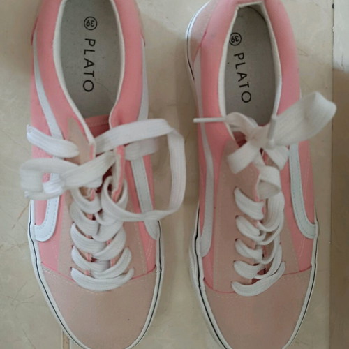 Luigi women's sneakers size 39 pink like new