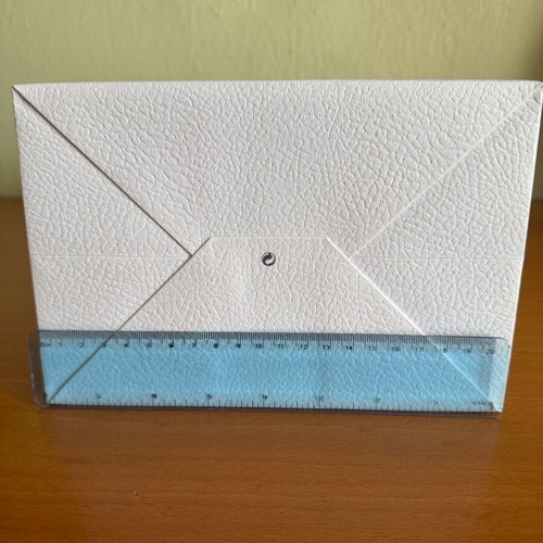Dior white bag like new made of thick paper