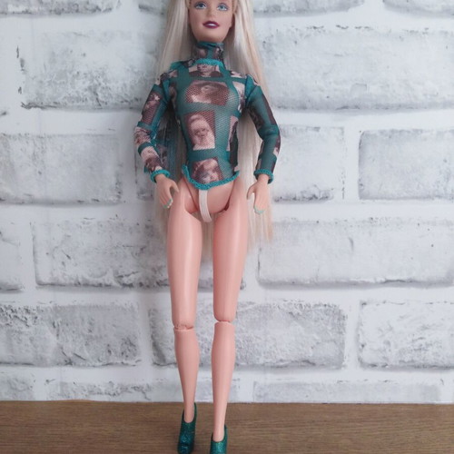 Barbie Hollywood Nails 1999 Mattel like new with original clothes and accessories