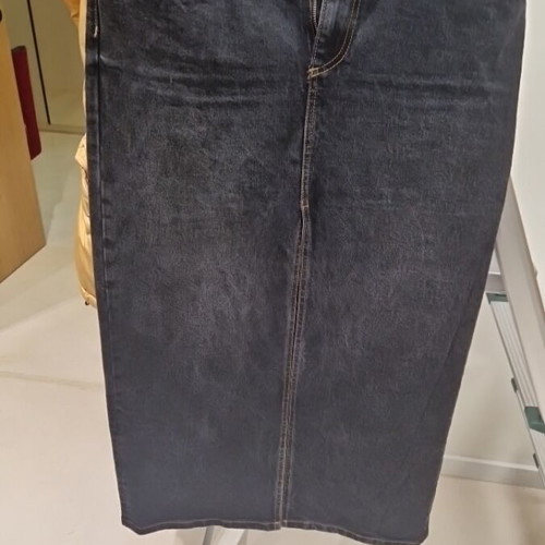 Zara denim midi skirt like new, black, size L