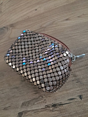 Coin purse like new, brown/bronze with zipper