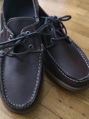Leather Loafers unisex boat shoes size 41 like new, brown