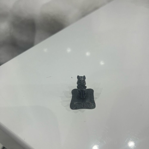 Metal miniature cat like new with base and detailed work