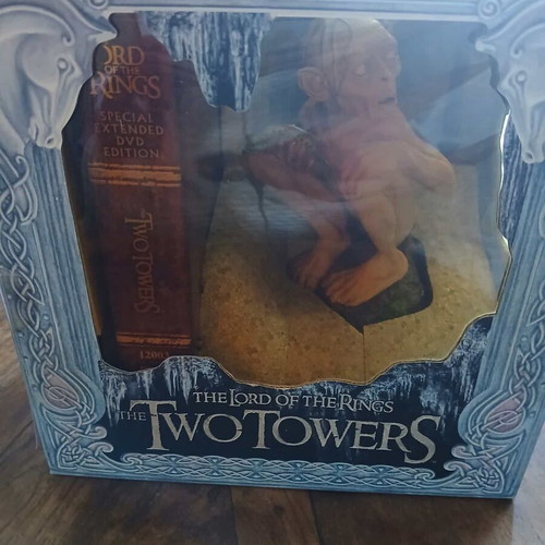 The Lord of the Rings The Two Towers DVD collector's set new