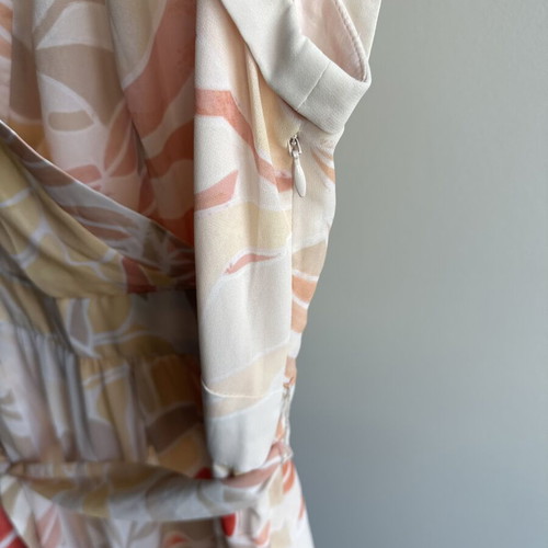 Comma floral dress with tie and zipper, like new, size XXL