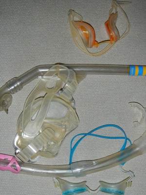 Diving mask used with snorkel and swimming goggles