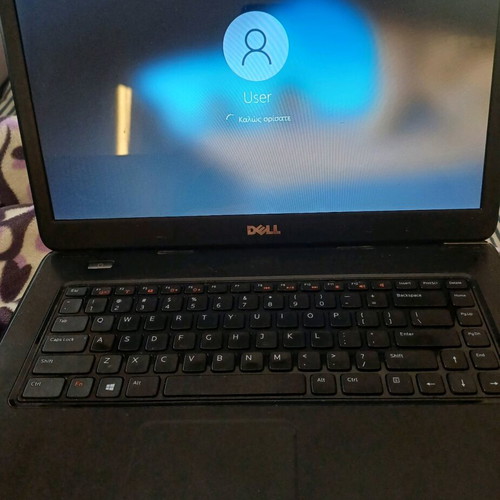 Dell Inspiron 3520 like new with Windows 10