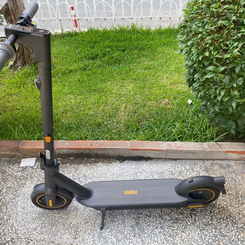 Segway Ninebot MAX G30 electric scooter used, 65 km range