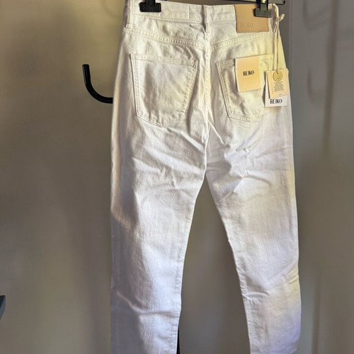 Reiko Milo Jean size 26 new, white, medium rise