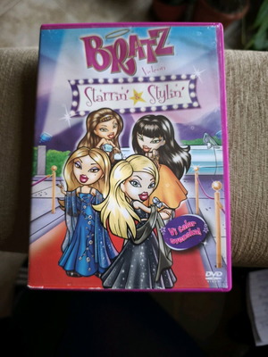 Bratz Starrin and Styling DVD used with English audio and subtitles