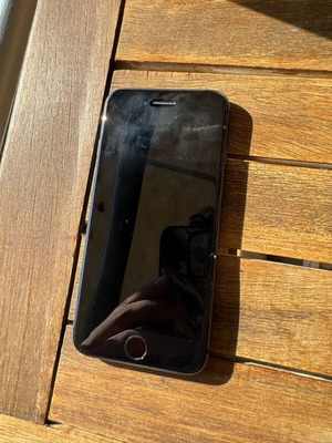 Apple iPhone 8 64GB Black, like new