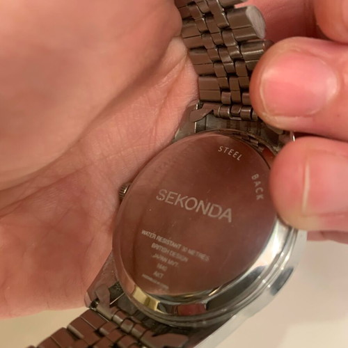 Sekonda wristwatch like new with calendar, silver