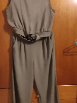 Pants and blouse set like new, olive color, large