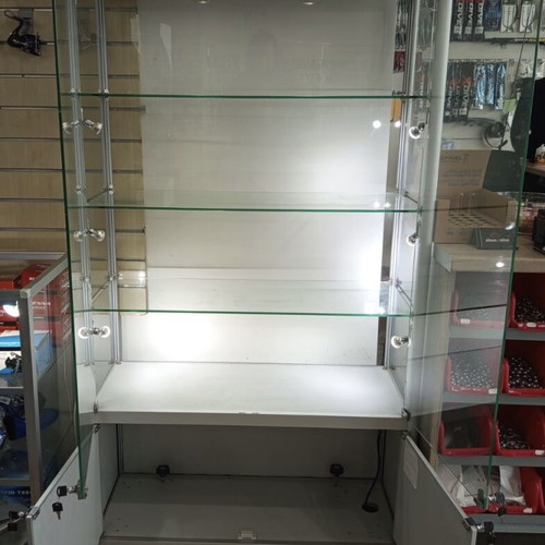Commercial showcase like new with energy-saving LED lights