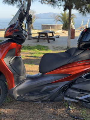Piaggio Beverly 300 hpe 2023 σκούτερ σαν καινούργιο, 6500 χλμ, κόκκινο