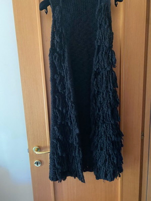 Dixie knitted vest with fringes black like new