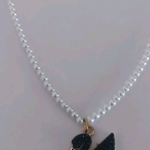 Necklace with pearls made of stainless steel like new