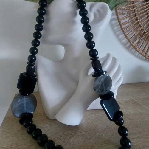 Plexiglass long necklace like new, modern women's accessory