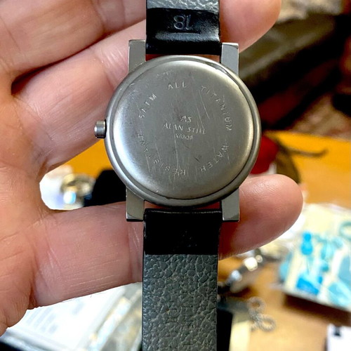 Titanium watch like new, black, 38mm with battery