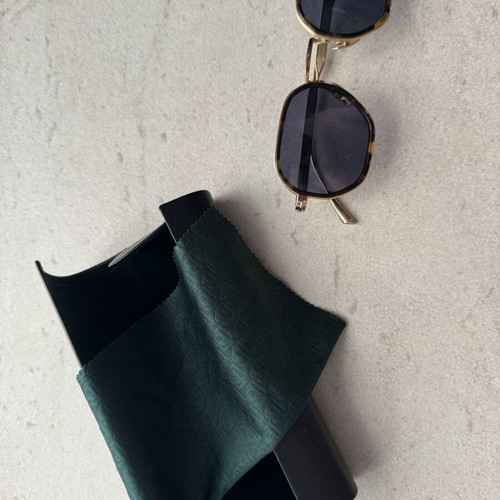David Beckham sunglasses like new, gold frame with tortoise detail