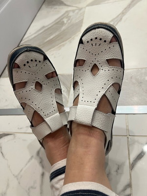 Mat Star leather sandals like new, size 37, white