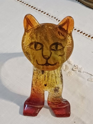 Handmade decorative cat figurine from art glass like new