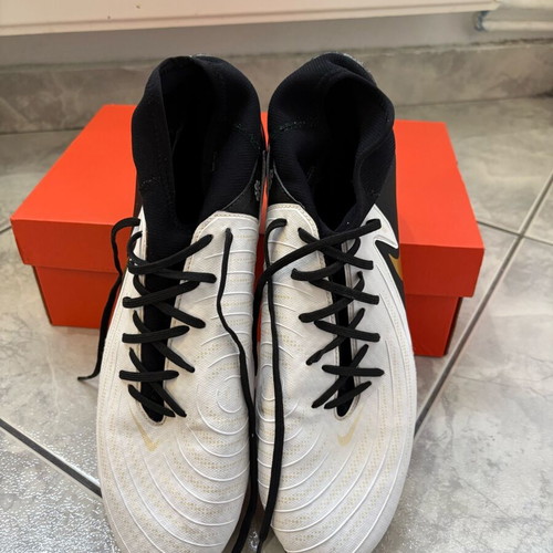 Nike football shoes like new, white and gold, size 45.5