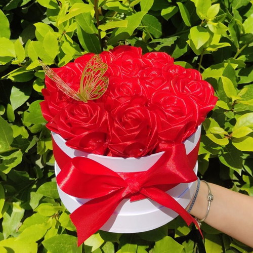 Handmade bouquet in a box, ideal gift