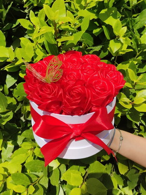 Handmade bouquet in a box, ideal gift